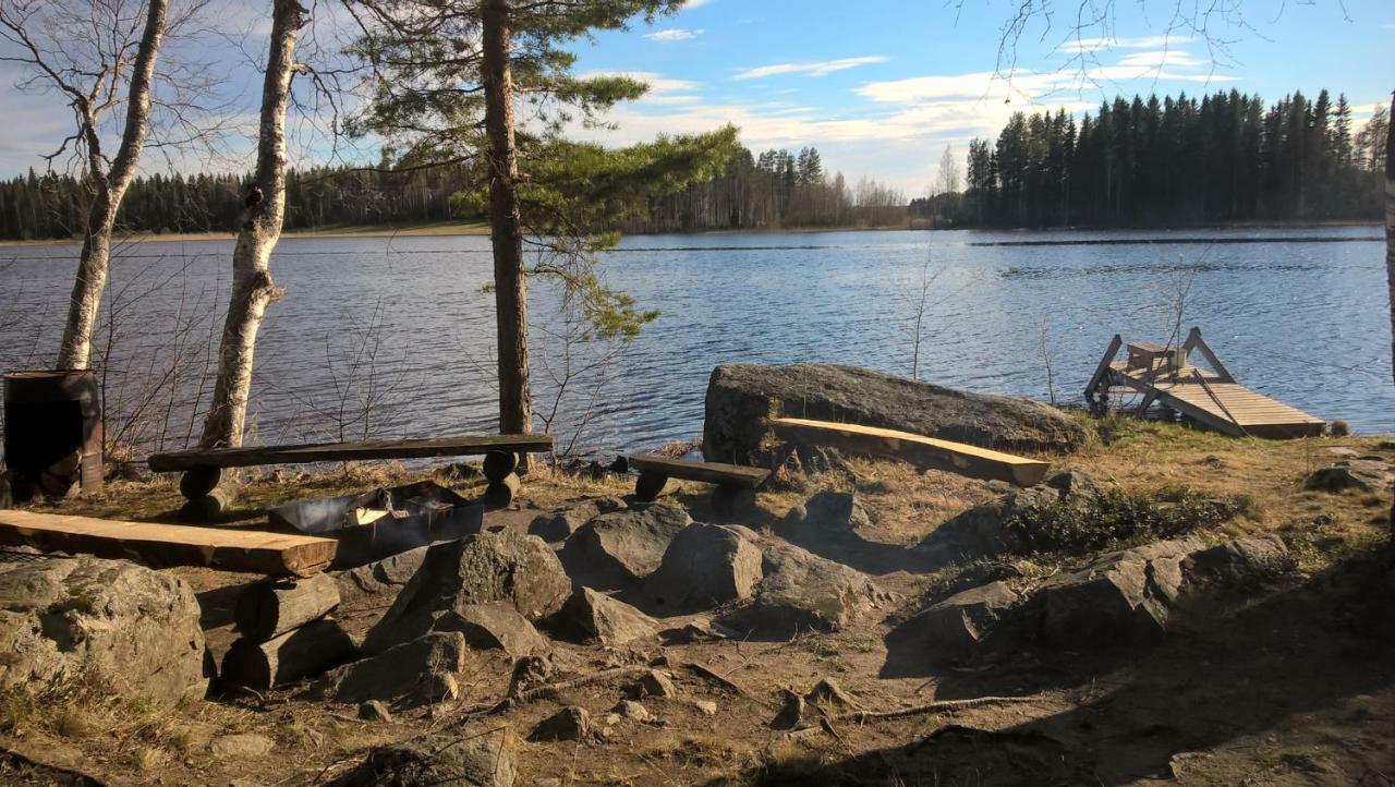 Отель Pirttiniemen Lomakylae Muurasjarvi Экстерьер фото
