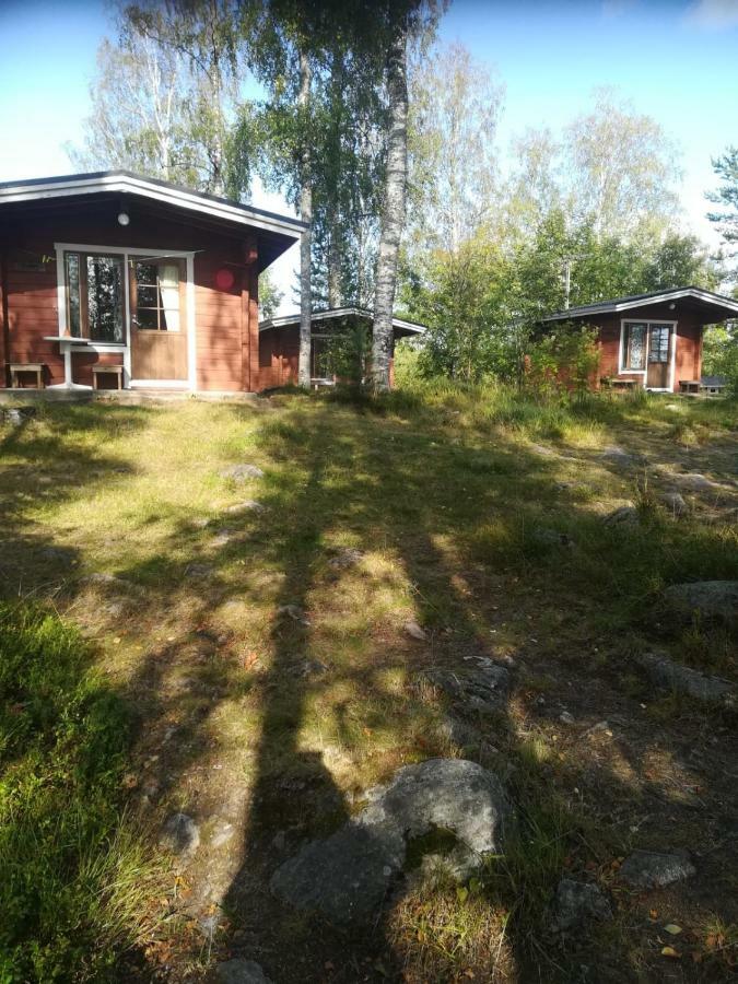 Отель Pirttiniemen Lomakylae Muurasjarvi Экстерьер фото